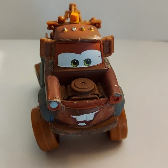Disney/Pixar Cars 3 Mattel Oversized XRS Mud Racing Tow Mater Thunder Hollow - Picture 2 of 7